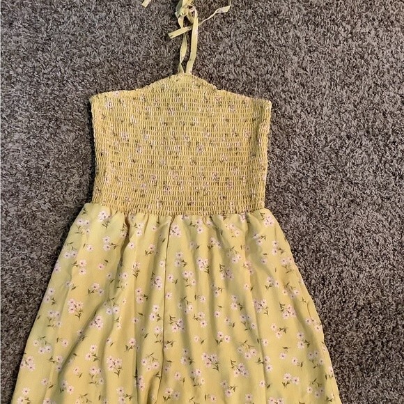 Juniors Lily floral Rose Smocked Tied Neck Romper Sz S Travel Parties new - Picture 1 of 5